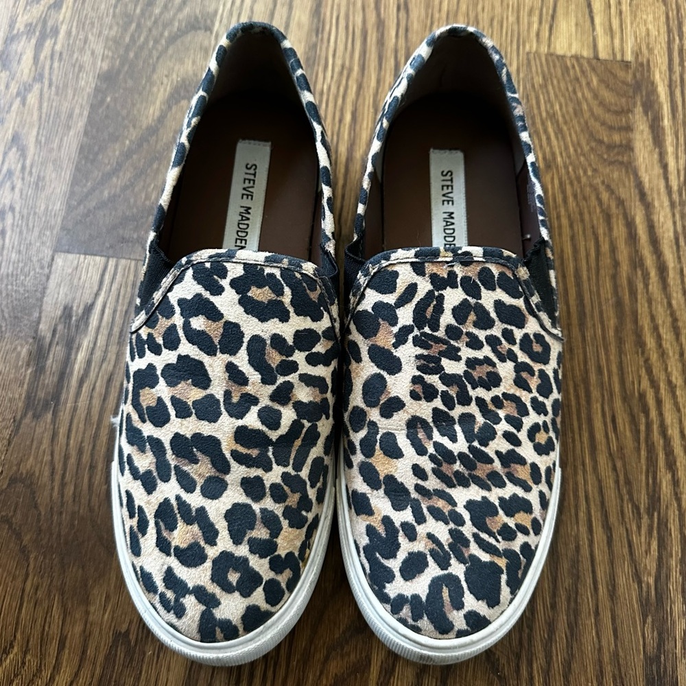 Steve Madden Safary Leopard Print Slip-On Shoes, size 8.5